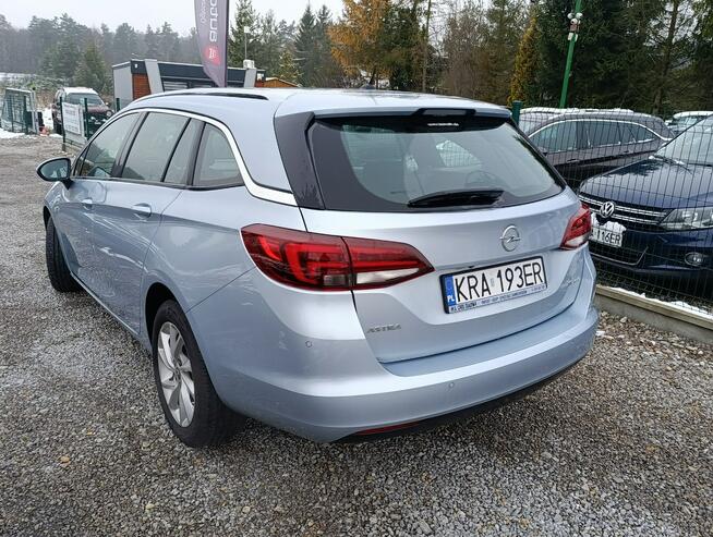 Astra Sports Tourer Bezwypadkowa , mały przebieg