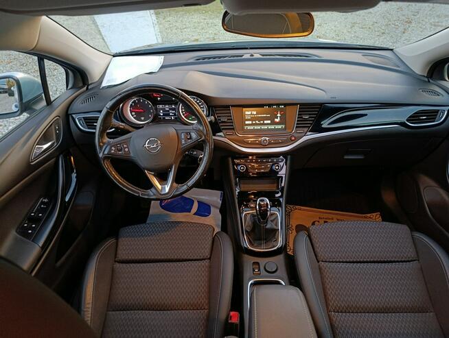 Astra Sports Tourer Bezwypadkowa , mały przebieg