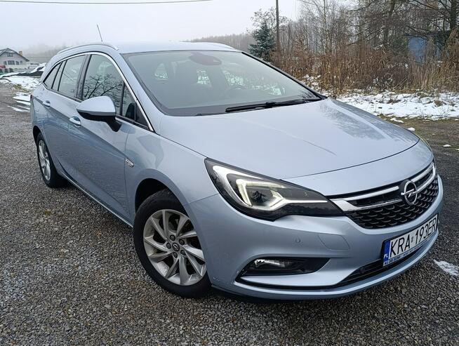 Astra Sports Tourer Bezwypadkowa , mały przebieg