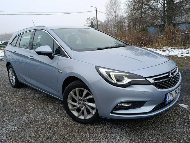 Astra Sports Tourer Bezwypadkowa , mały przebieg
