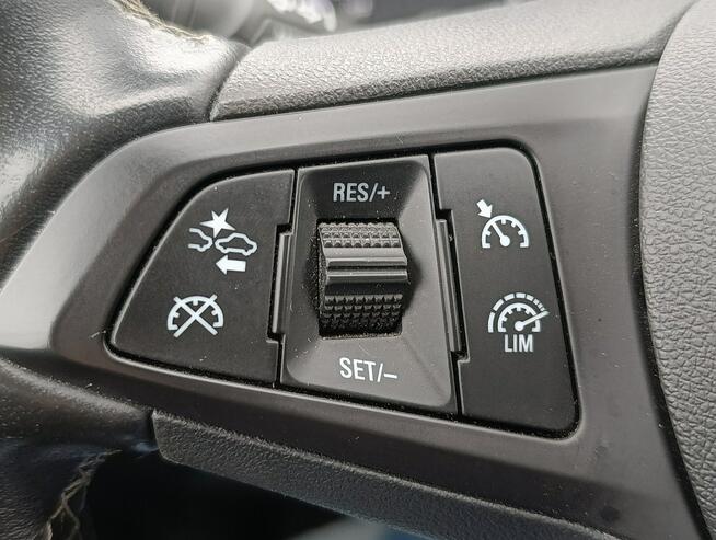 Astra Sports Tourer Bezwypadkowa , mały przebieg