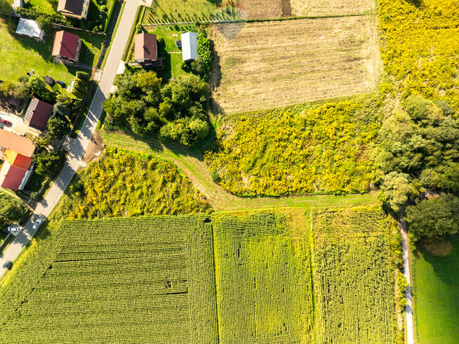 Płaska, prostokątna działka 33 km do Krakowa