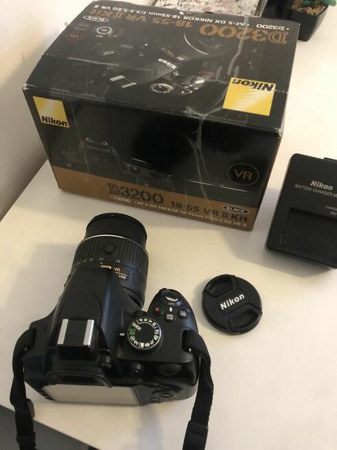Lustrzanka cyfrowa Nikon D3200 + obiektyw 18-55 VR