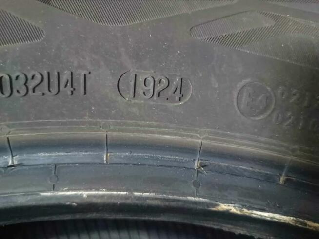 Opony letnie Continental. 215/60R18. DOT1924