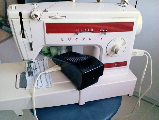 Maszyna do szycia wieloczynnościowa Łucznik 877 sprawna jak