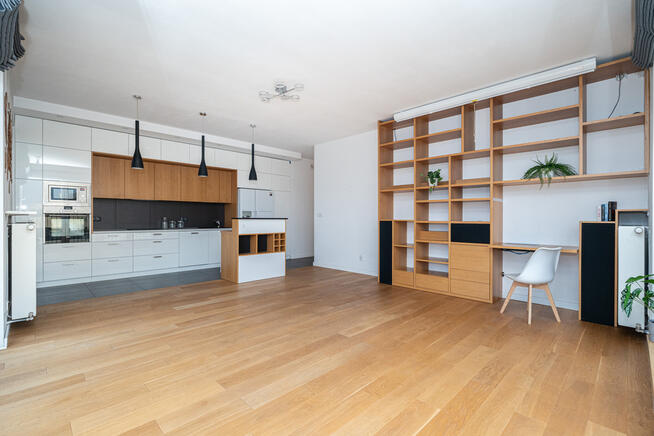 Duże, jasne mieszkanie w prestiżowej lokalizacji