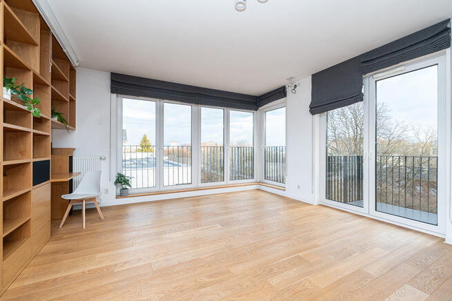 Duże, jasne mieszkanie w prestiżowej lokalizacji