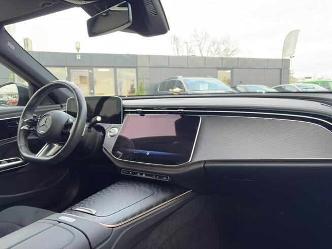 Mercedes E 220 Bezwypadkowy / Aktywny tempomat / Key less / Asystent pasa / FV marża