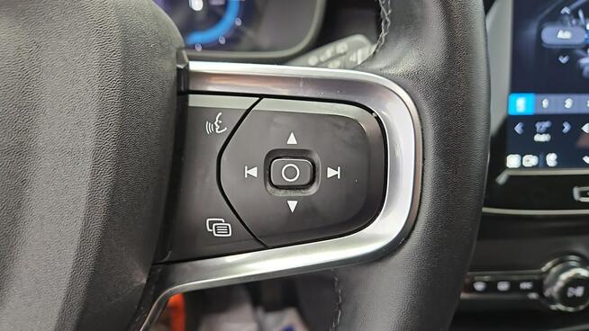 Volvo XC 40 73kWh P6 Recharge Core aut ! Z Polskiego Salonu ! Faktura VAT !