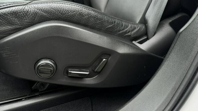 Volvo XC 60 T6 AWD 2020 Momentum Panorama FulLed Kamera Cof Podgrzewane fotele