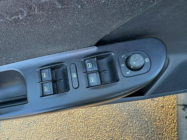 Volkswagen Passat Klimatronic 2-stref, Podgrz. fotele, Ele szyby 4x, Ele lusterka, Hak