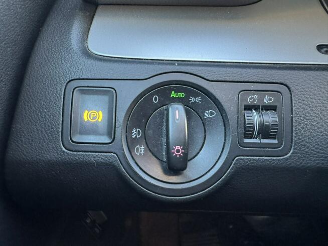 Volkswagen Passat Klimatronic 2-stref, Podgrz. fotele, Ele szyby 4x, Ele lusterka, Hak