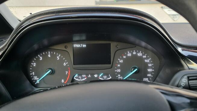 Ford Fiesta 1,1 *mk8 * 5-drzwi *
