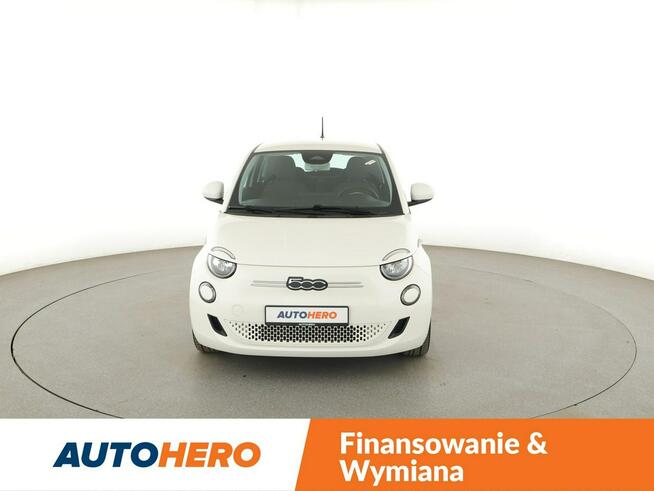 500e Electric ICON Klimatyzacja Nawigacja Tempomat PDC LED