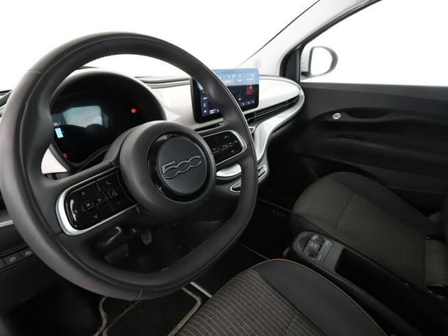 500e Electric ICON Klimatyzacja Nawigacja Tempomat PDC LED