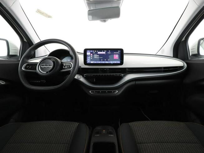 500e Electric ICON Klimatyzacja Nawigacja Tempomat PDC LED