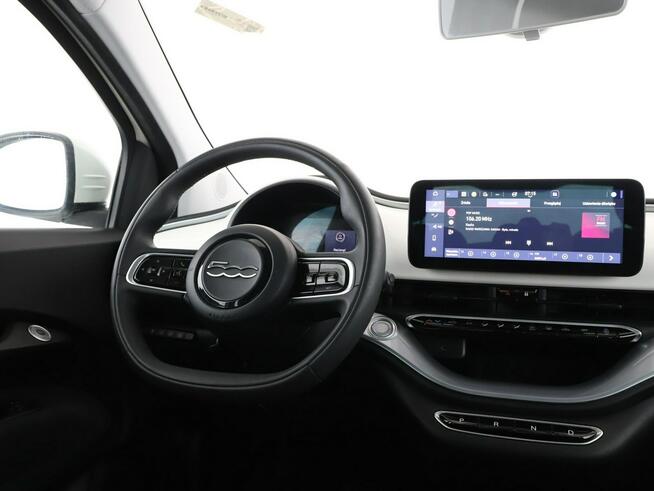 500e Electric ICON Klimatyzacja Nawigacja Tempomat PDC LED