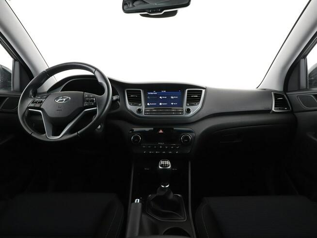 Hyundai Tucson navi klima auto kamera i czujniki parkowania grzane fotele