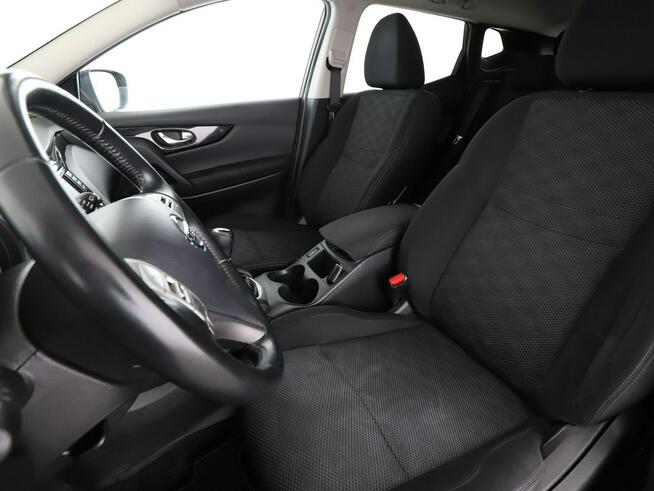 Nissan Qashqai navi klima auto grzane fotele kamera i czujniki parkowania