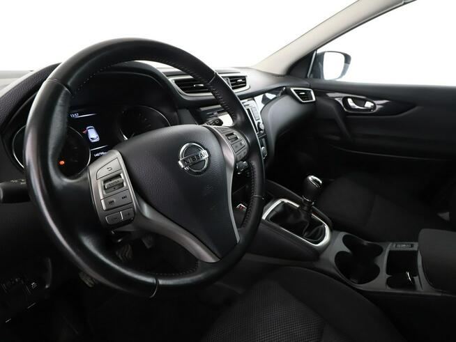 Nissan Qashqai navi klima auto grzane fotele kamera i czujniki parkowania
