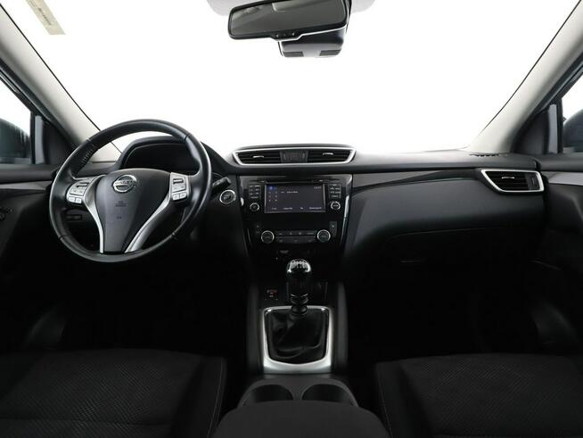 Nissan Qashqai navi klima auto grzane fotele kamera i czujniki parkowania