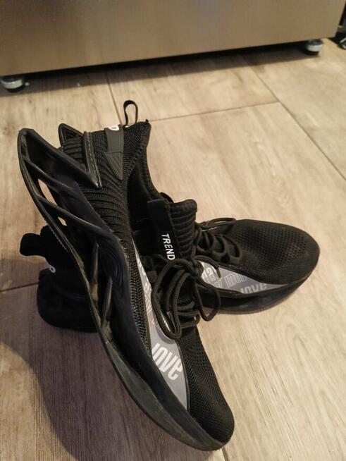 Buty 44-46 męskie sportowe