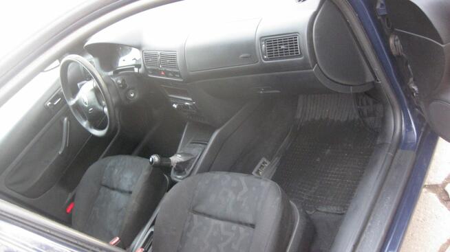 sprzedam volkswagen golf - stan idealny - zadbany