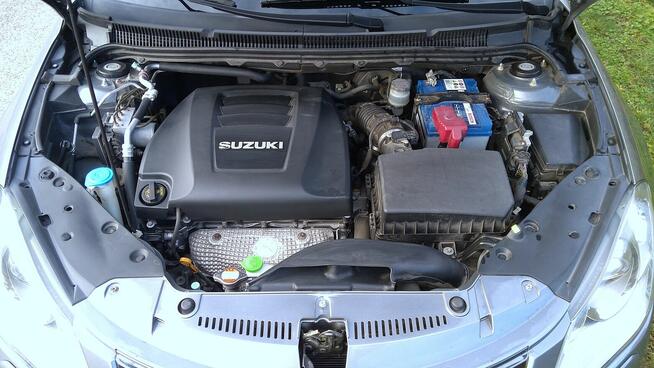 Suzuki Kizashi 2.4 Benz. Automat.100tys. 4x4. Full opcja.
