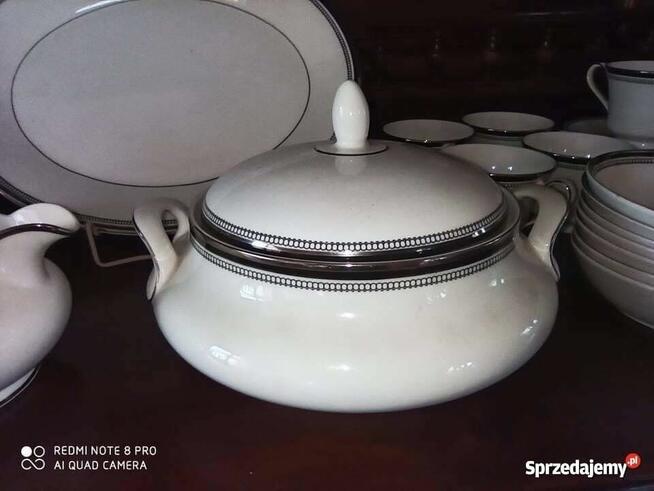 Filiżanka z talerzykiem deserowym. Syg. SARABANDE. Royal Dou