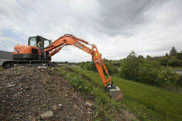 OFERUJEMY ROBOTY ZIEMNE, WYNAJEM KOPARKI DOOSAN 8T