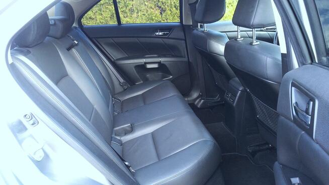 Suzuki Kizashi 2.4 Benz. Automat.100tys. 4x4. Full opcja.