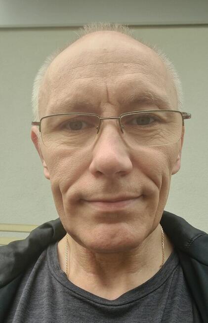 Poszukuję stałego zatrudn, opartego na stabilnych warunkach.