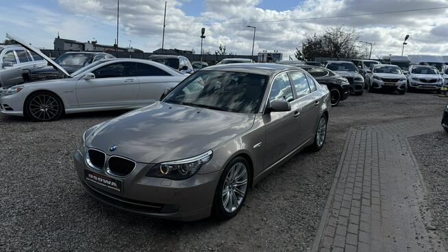 BMW 520 2.0d 177KM Lift Automat skóry bi xenon. Navi serwis bezwypadkowy gwara