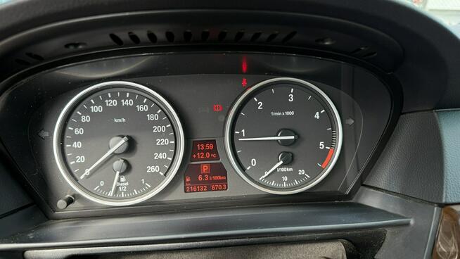 BMW 520 2.0d 177KM Lift Automat skóry bi xenon. Navi serwis bezwypadkowy gwara
