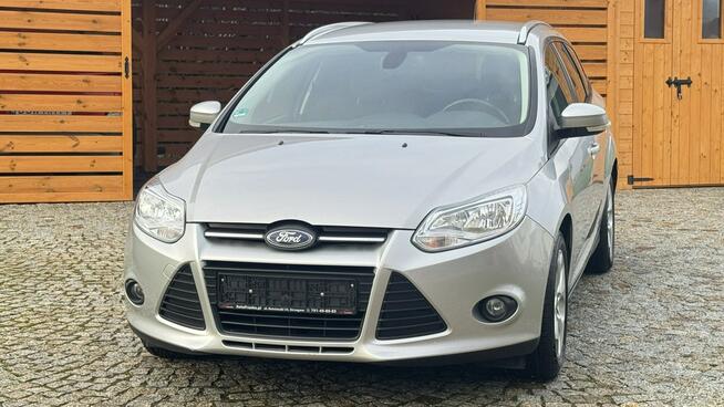 Ford Focus 1.6 Benzyna 125KM z Niemiec, serwisowany + koła zimowe! Klimatronic.