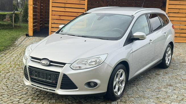 Ford Focus 1.6 Benzyna 125KM z Niemiec, serwisowany + koła zimowe! Klimatronic.