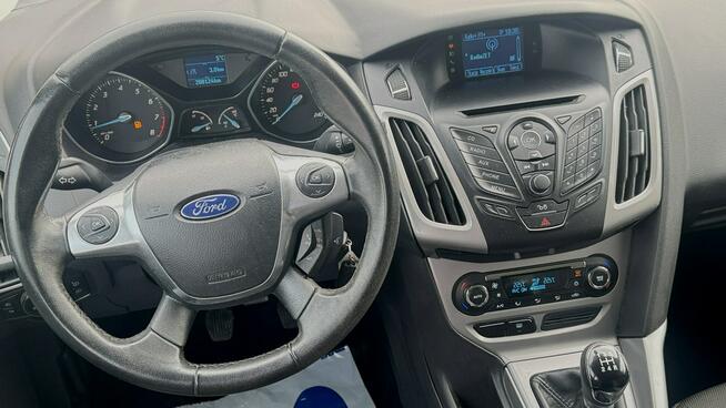 Ford Focus 1.6 Benzyna 125KM z Niemiec, serwisowany + koła zimowe! Klimatronic.