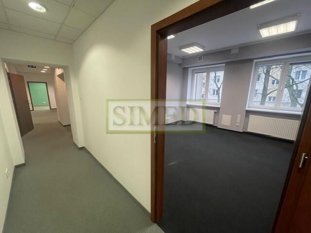 Całe piętro w kamienicy,dostęp24h,recepcja