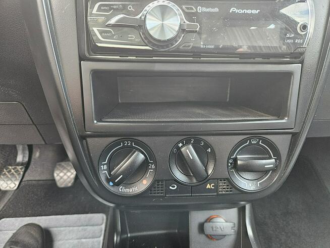 Volkswagen Fox Klimatyzacja / Wspomaganie kierownicy / ABS