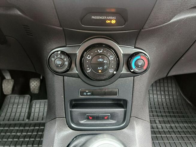 Ford Fiesta Podgrzewane fotele i Przednia szyba / Klimatyzcja