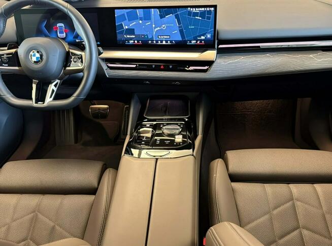 520i Dostępne od ręki, rabat 81 065 zł , Pakiet sportowy M pro