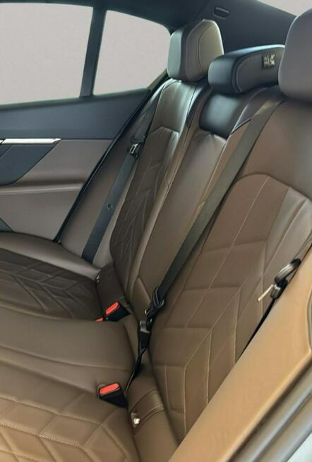 520i Dostępne od ręki, rabat 81 065 zł , Pakiet sportowy M pro