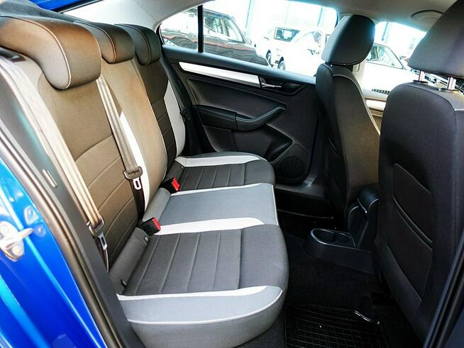 Škoda RAPID LED+PODGRZEWANE Fotele+Parktronik 3Lata GWARANCJA 1wł Kraj Bezwypad