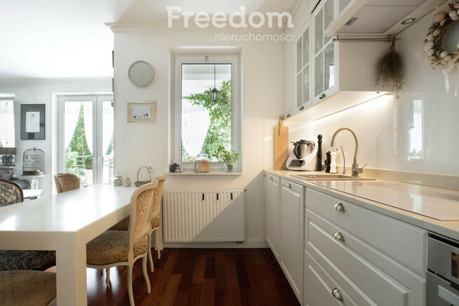 Stylowe mieszkanie z ogródkiem i loggią Józefosław