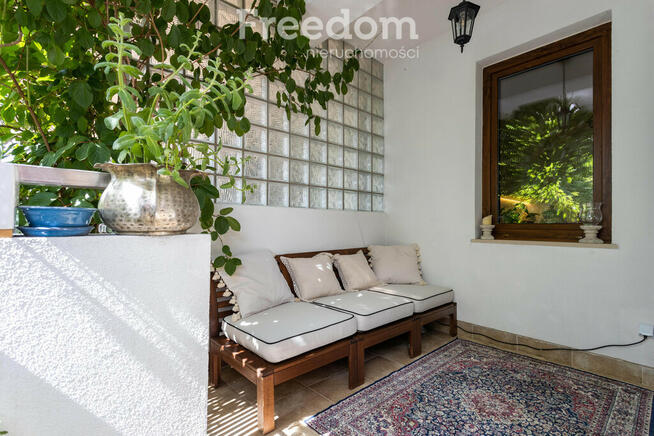 Stylowe mieszkanie z ogródkiem i loggią Józefosław