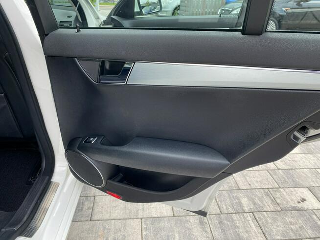 Mercedes C 180 Bardzo zadbana - 100% oryginalny przebieg.NOWY ROZRZĄD !!!