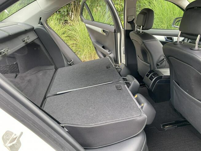 Mercedes C 180 Bardzo zadbana - 100% oryginalny przebieg.NOWY ROZRZĄD !!!