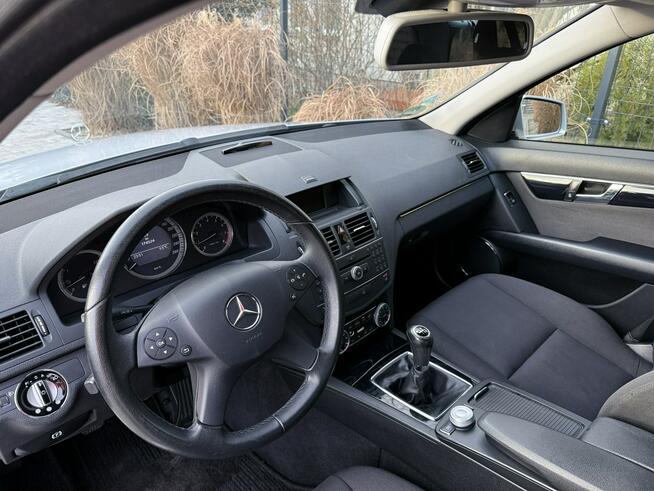 Mercedes C 180 NOWY ROZRZĄD ! Bardzo zadbana - 100% oryginalny przebieg