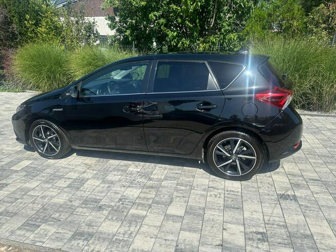 Toyota Auris Hybryda niski przebieg oryginalny lakier !!!
