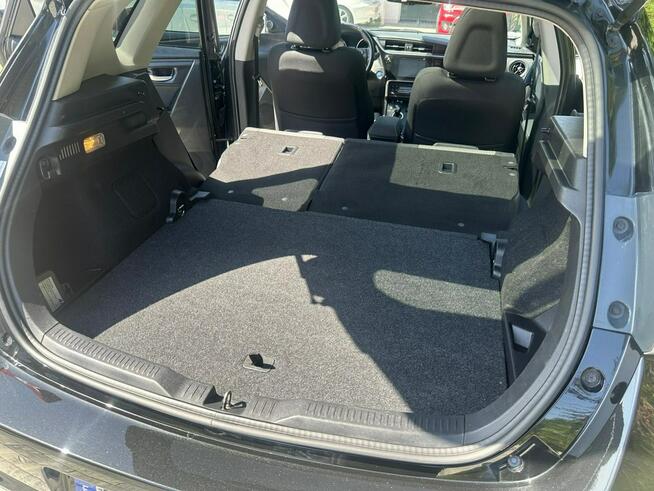 Toyota Auris Hybryda niski przebieg oryginalny lakier !!!